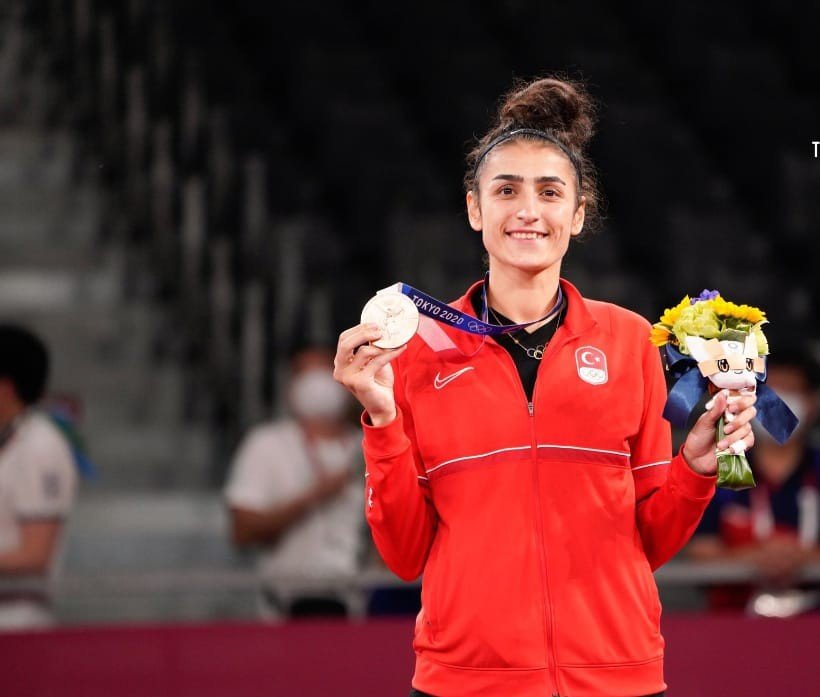 Milli tekvandocu Hatice Kübra İlgün Tokyo'da tarih yazdı