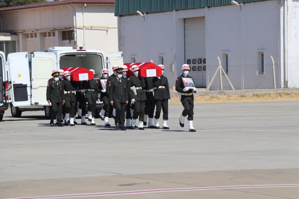 Samsun ve Ordu'nun şehidi var! Emrah Arslan ve Fatih Güney memleketlerine uğurlandı
