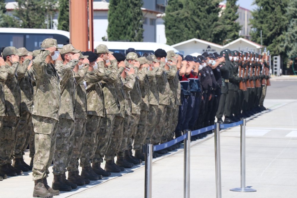 Samsun ve Ordu'nun şehidi var! Emrah Arslan ve Fatih Güney memleketlerine uğurlandı