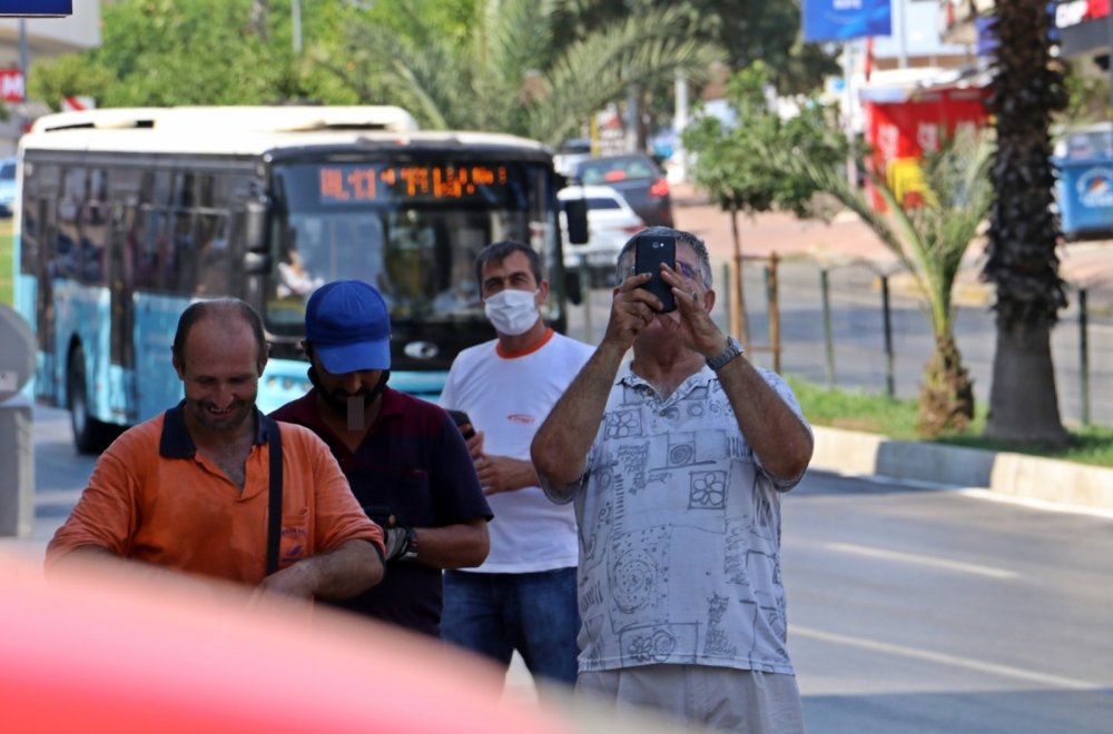 Antalya'da alkollü adam elinde bıçakla 7 saat ecel teri döktürdü!