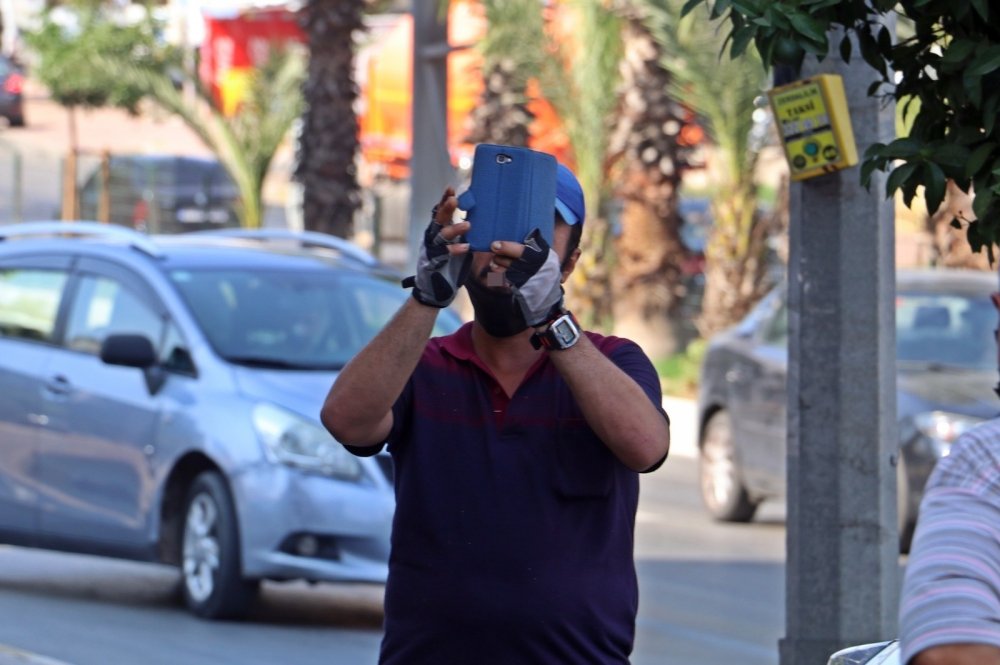 Antalya'da alkollü adam elinde bıçakla 7 saat ecel teri döktürdü!