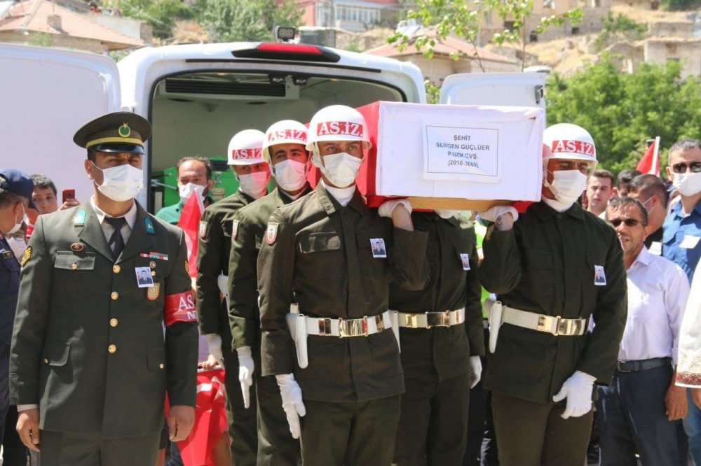 Aksaraylı şehit Sergen Güçlüer dualarla defnedildi