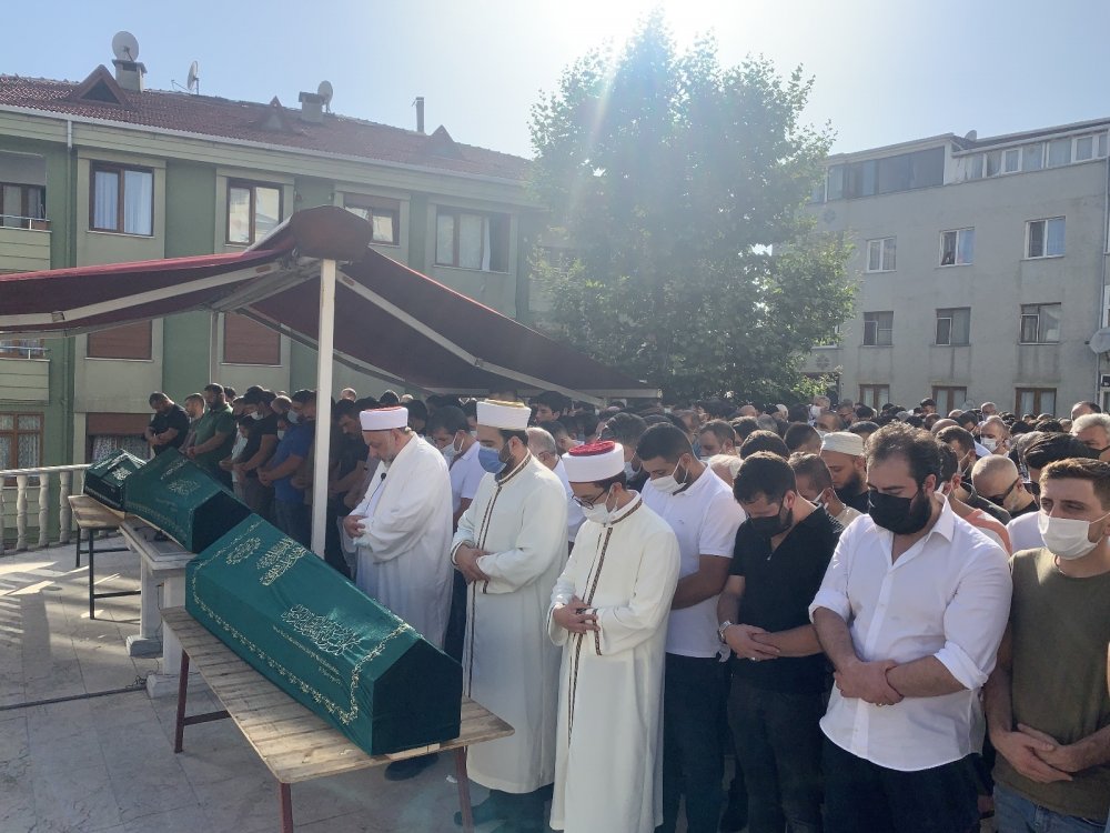 Beyoğlu’ndaki çatışmada ölen Hulusi Giray, Berk Giray ve Burak Giray defnedildi