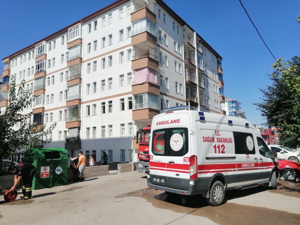 Aksarat'da kiralık evi yanan kadının gözyaşı yürekleri dağladı