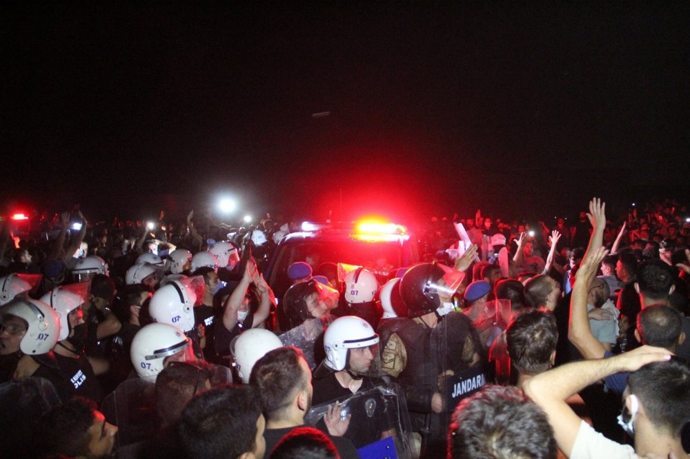 Manavgat ayağa kalktı! Yangın çıkarmak için geldiler iddiası