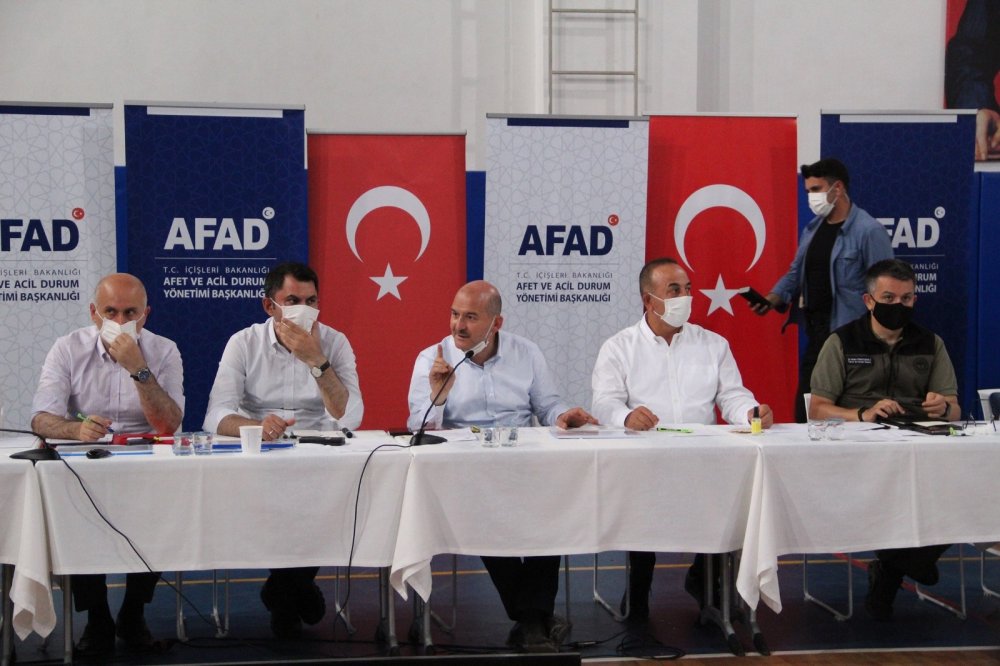 Antalya'da yangın koordinasyon toplantısı! 5 Bakan son durumu ele alıyor
