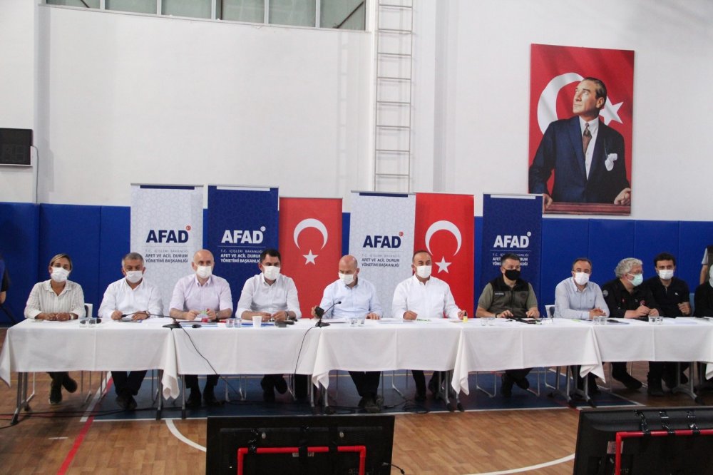 Antalya'da yangın koordinasyon toplantısı! 5 Bakan son durumu ele alıyor