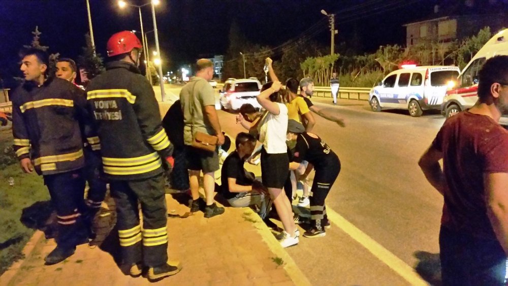 Konya'daki kazada hurdaya dönen otomobilden mucize kurtuluş