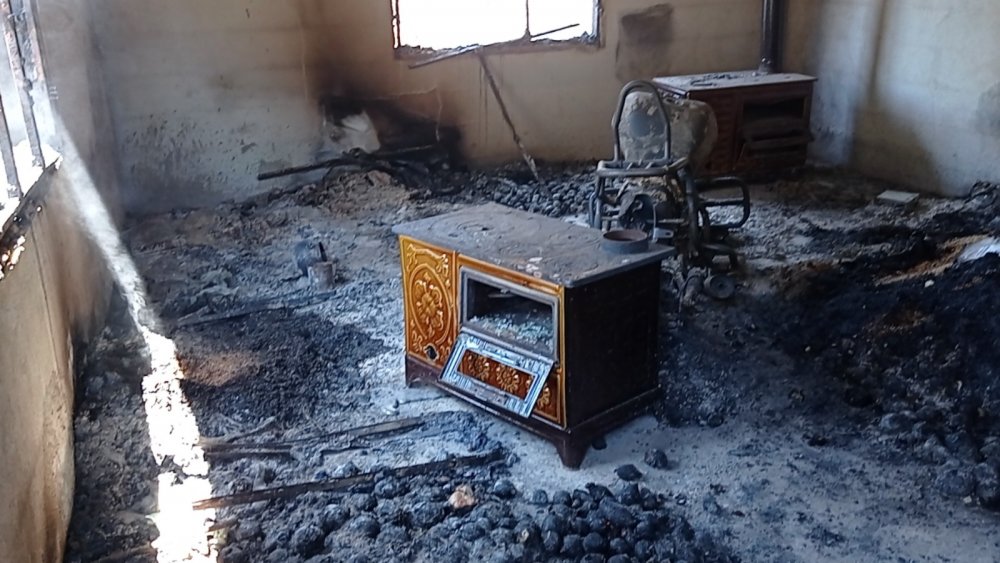 Kozan yangın bölgesinde yaralar sarılıyor