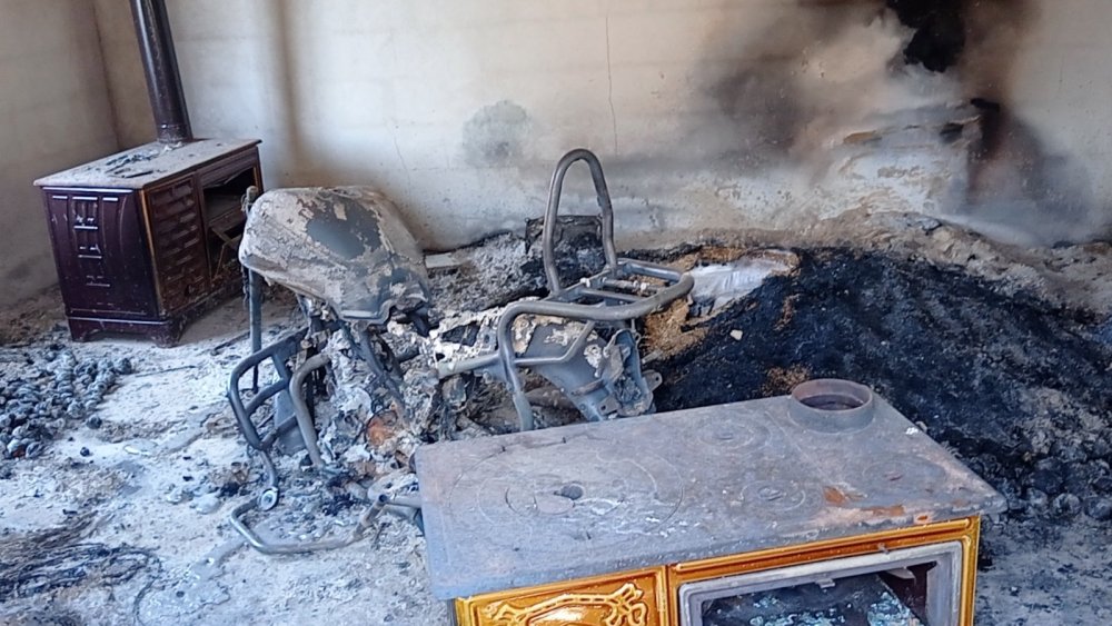 Kozan yangın bölgesinde yaralar sarılıyor