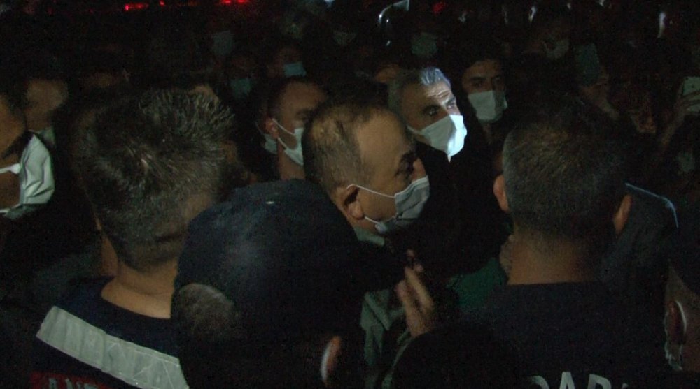 Yangın çıkaracaklar iddiası ortalığı karıştırdı! Bakan Çavuşoğlu devreye girdi