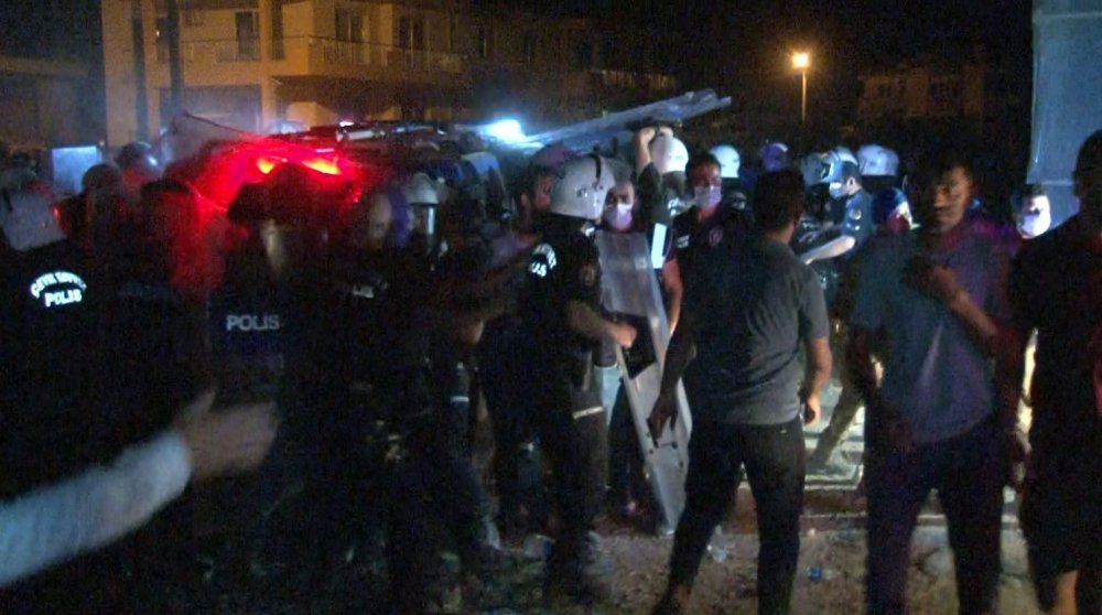 Yangın çıkaracaklar iddiası ortalığı karıştırdı! Bakan Çavuşoğlu devreye girdi