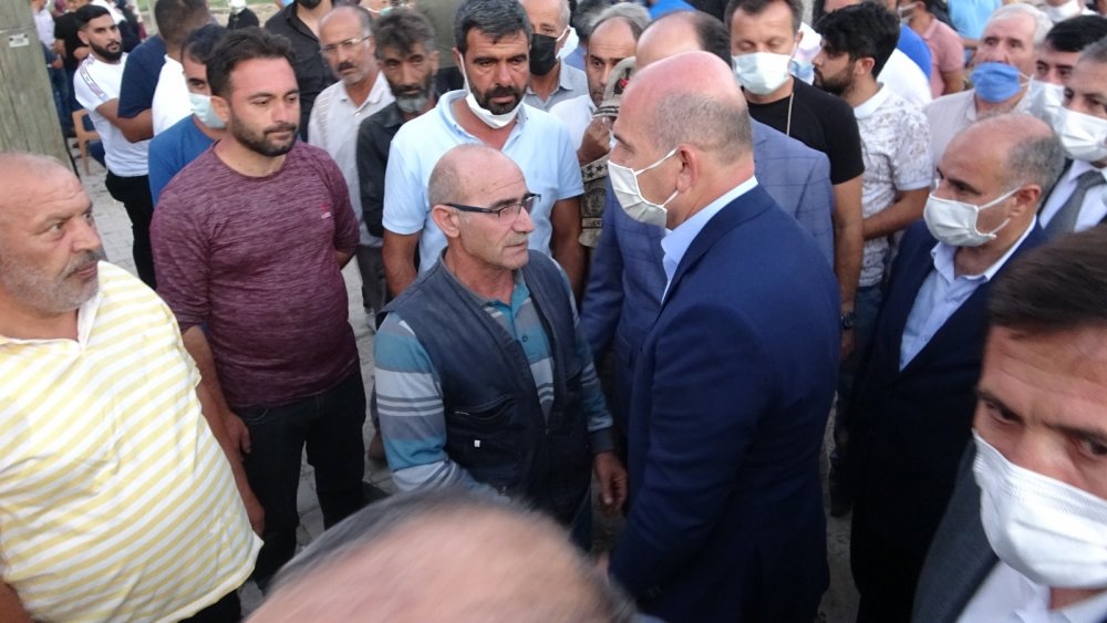 Bakan Soylu Konya'da katledilen Dedeoğulları ailesinin yakınlarını ziyaret etti
