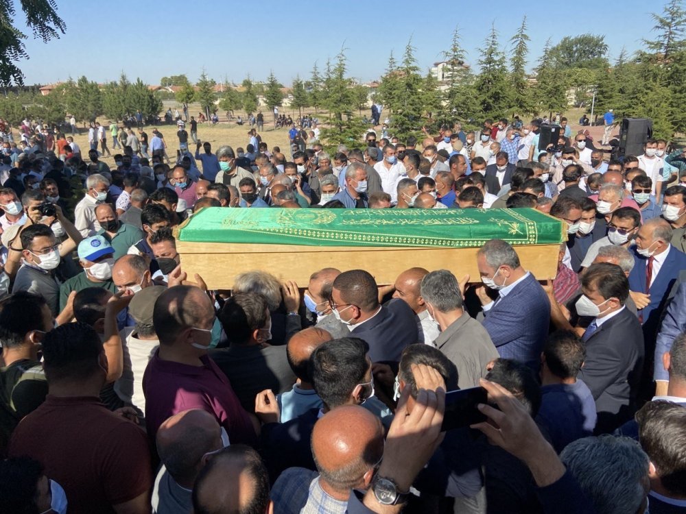 Konya’da vahşice katledilen 7 kişi toprağa verildi