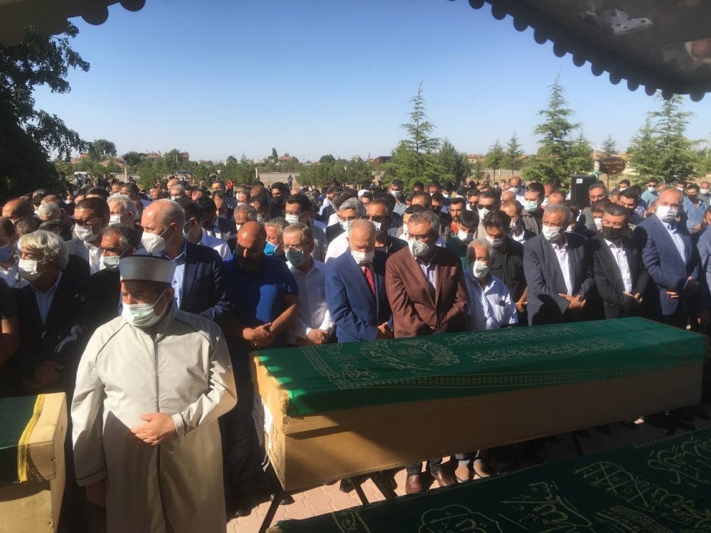 Konya’da vahşice katledilen 7 kişi toprağa verildi