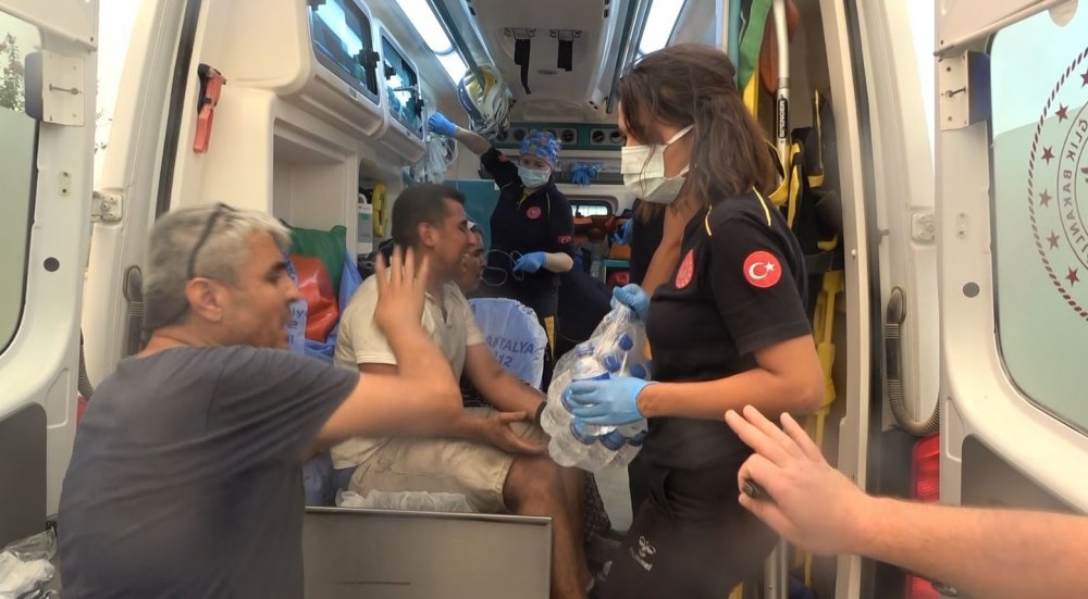 Manavgat'ta yangından kurtarılan gencin feryadı yürek dağladı