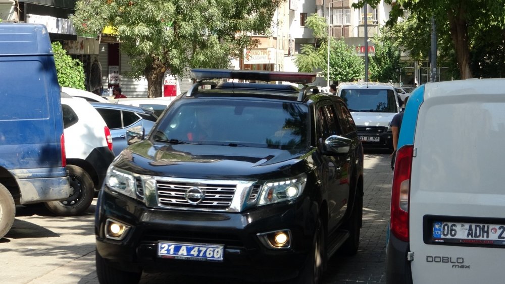 Günübirlik ev kiraya verenler sokak ortasında kurşun yağdırdı! 1 yaralı