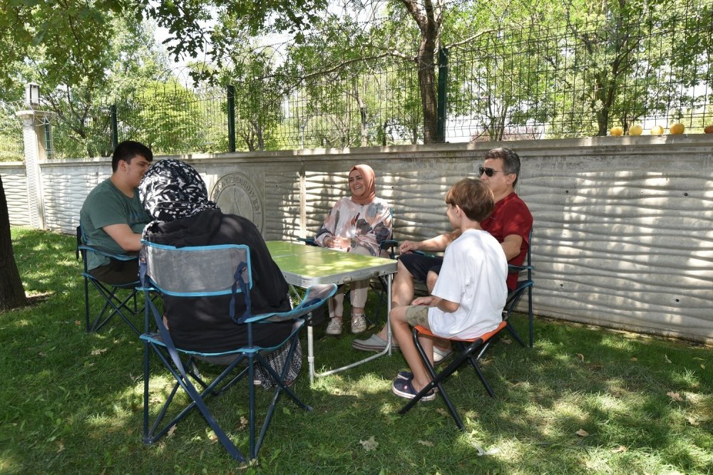 Karavanla seyahatte Konya durağı! Öve öve biritemediler