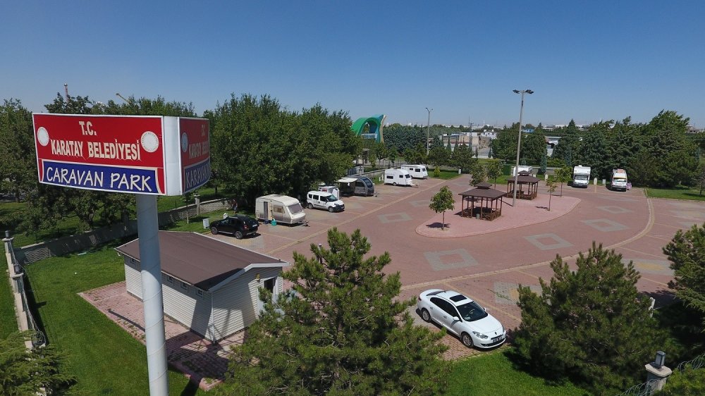 Karavanla seyahatte Konya durağı! Öve öve biritemediler