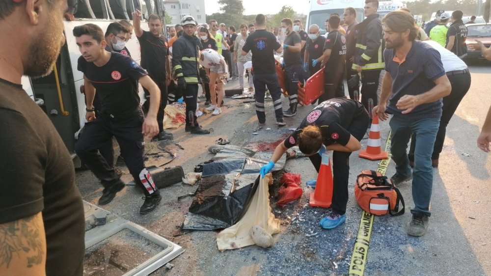 Antalya'daki korkunç kazada ölenlerin kimlikleri belirlendi