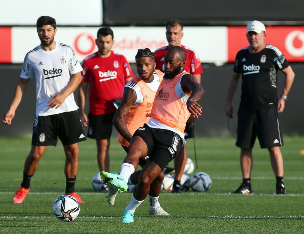 Beşiktaş’ın yeni transferi Valentin Rosier ilk antrenmanına çıktı