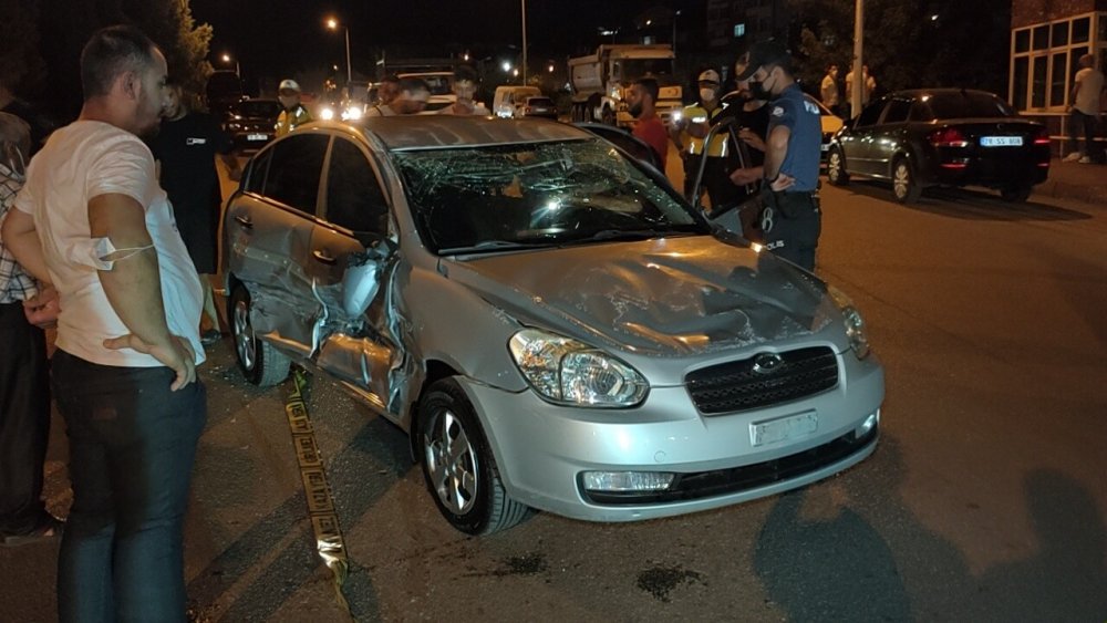 Karabük'te otomobiller çarpıştı! Ters dönen araçtan yara almadan çıktılar