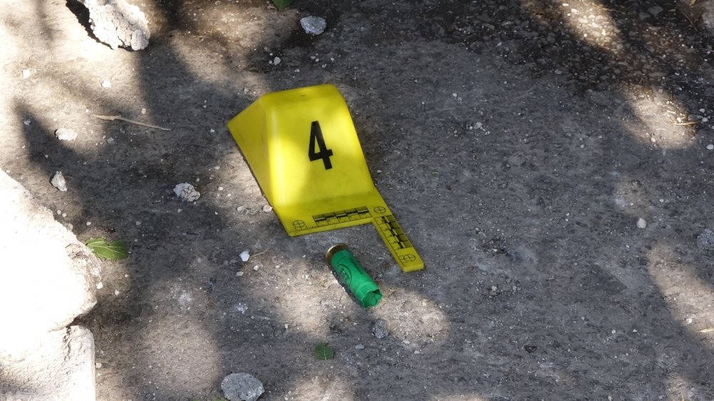 Komşuların silahlı ve bıçaklı kavgasında 3 kişi yaralandı