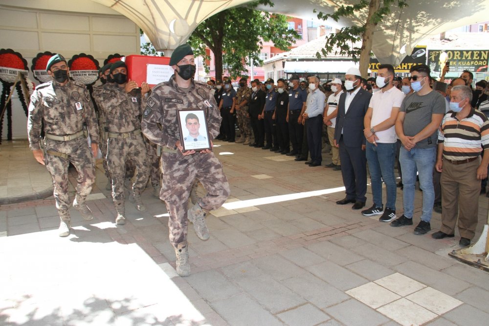 Konyalı polis memuru Adem Özcan toprağa verildi
