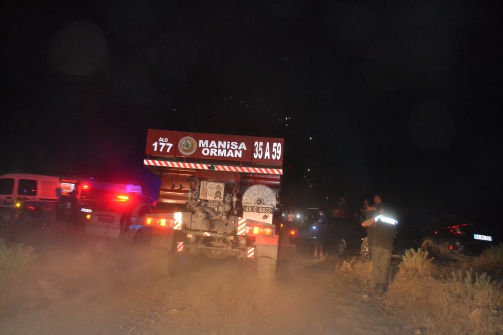 Manisa Cephanelik mevkiinde orman yangını! Vatandaş seferber oldu