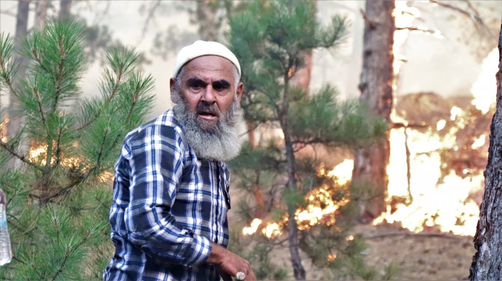 Denizli'de binlerce vatandaş yangına karşı seferber oldu