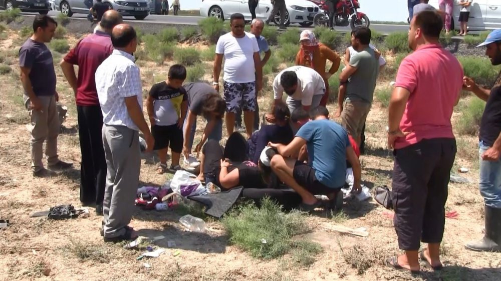 Konya-Aksaray yolunda otomobil takla attı! 5 kişi yaralandı, sürücü şoka girdi