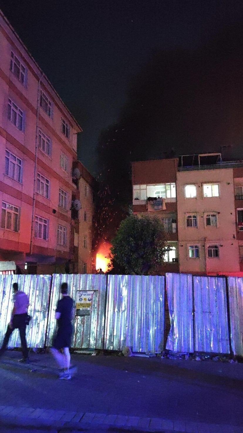 Ayakkabıcıda korkutan patlama! İl belirlemelere göre 4 yaralı