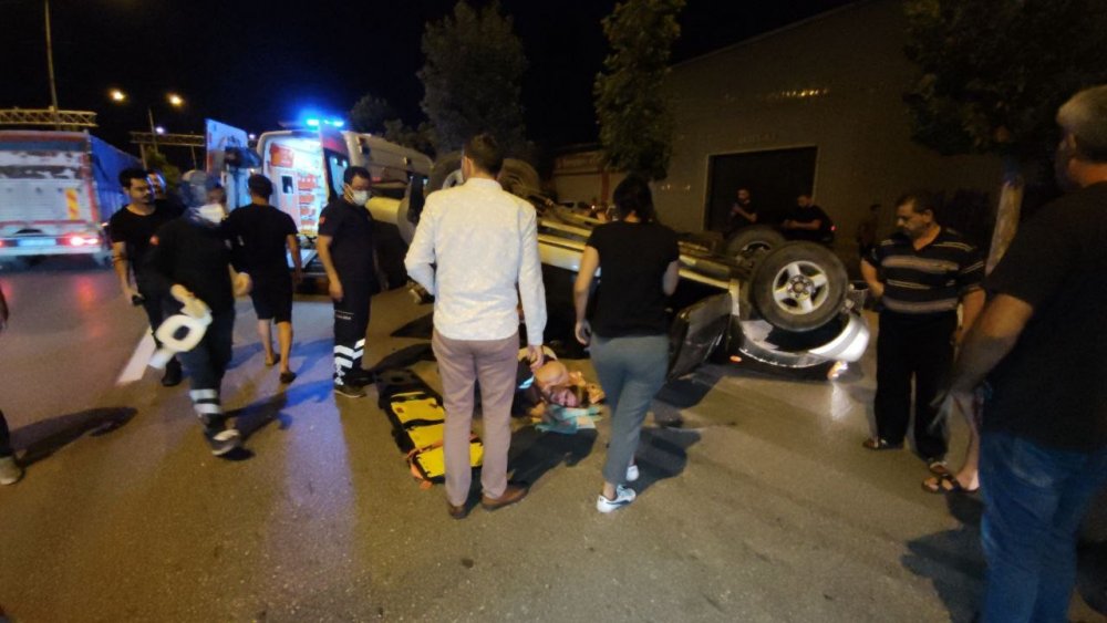 Denizli'de gecenin sessizliği bu kazayla son buldu! 5 kişilik aile ölümden döndü