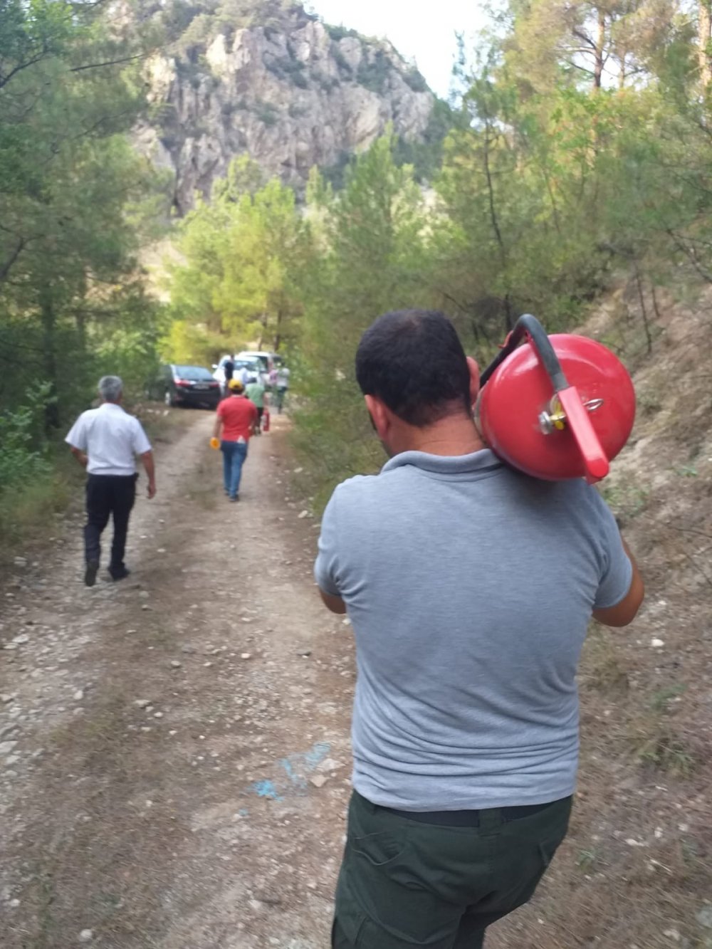 Karabükte ikinci yangına vatandaşlar yangın tüpleri ile koştu