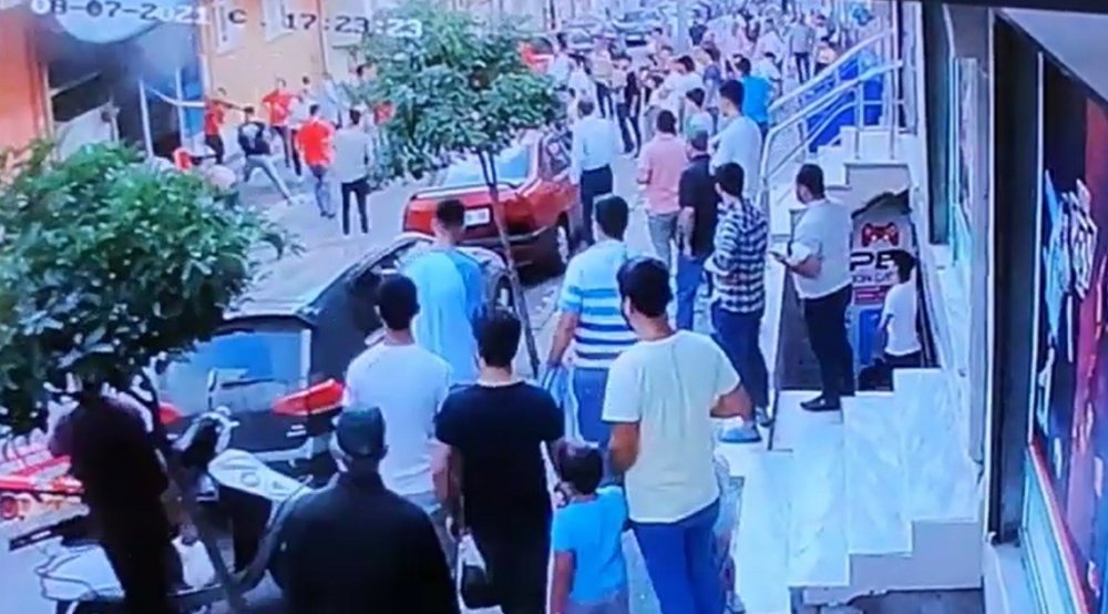 Oto kiralamacıda çıkan yangın paniğe neden oldu