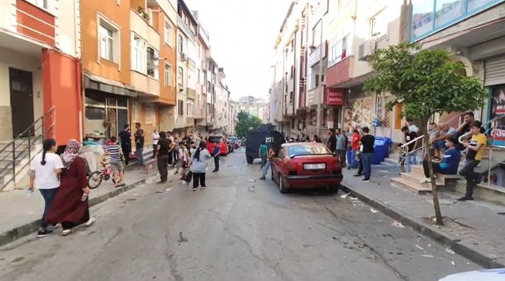 Oto kiralamacıda çıkan yangın paniğe neden oldu