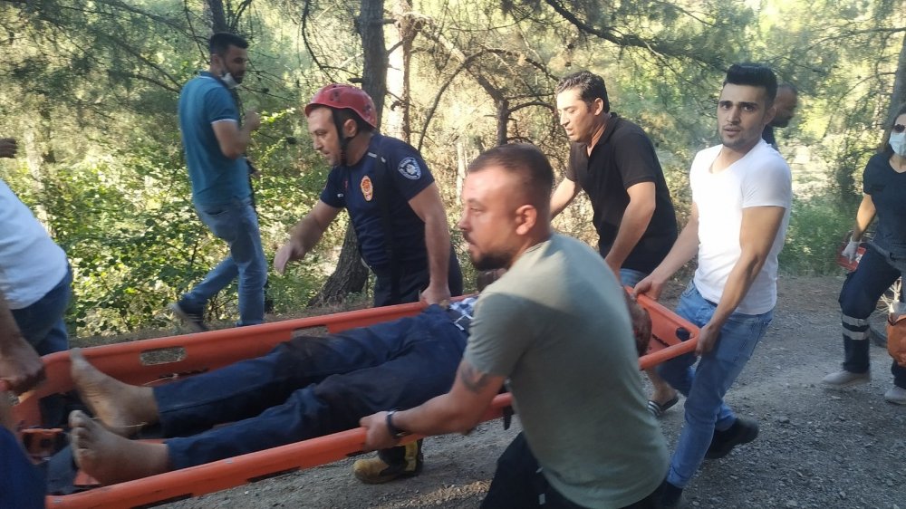 Manisa'da türbe ziyaretinden dönen minibüs İzmir'de uçuruma yuvarlandı! Ölü ve yaralılar var