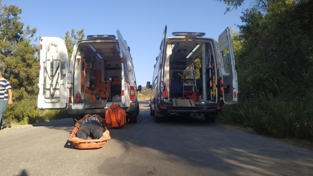 Manisa'da türbe ziyaretinden dönen minibüs İzmir'de uçuruma yuvarlandı! Ölü ve yaralılar var