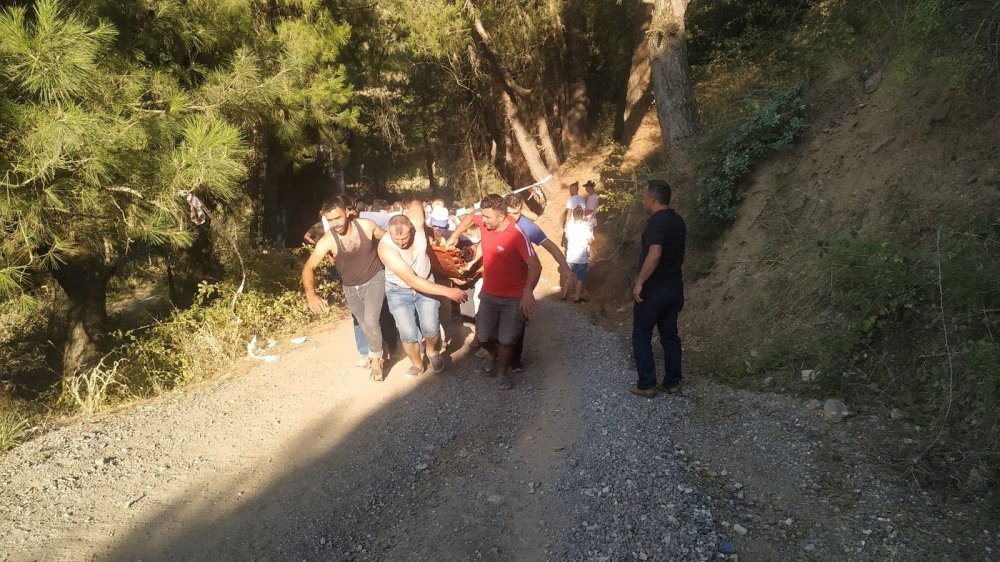 Manisa'da türbe ziyaretinden dönen minibüs İzmir'de uçuruma yuvarlandı! Ölü ve yaralılar var