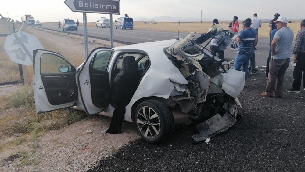 Aksaray'da otomobille çarpışan hız motosikletinin sürücüsü Ekrem Güney öldü! 5 yaralı
