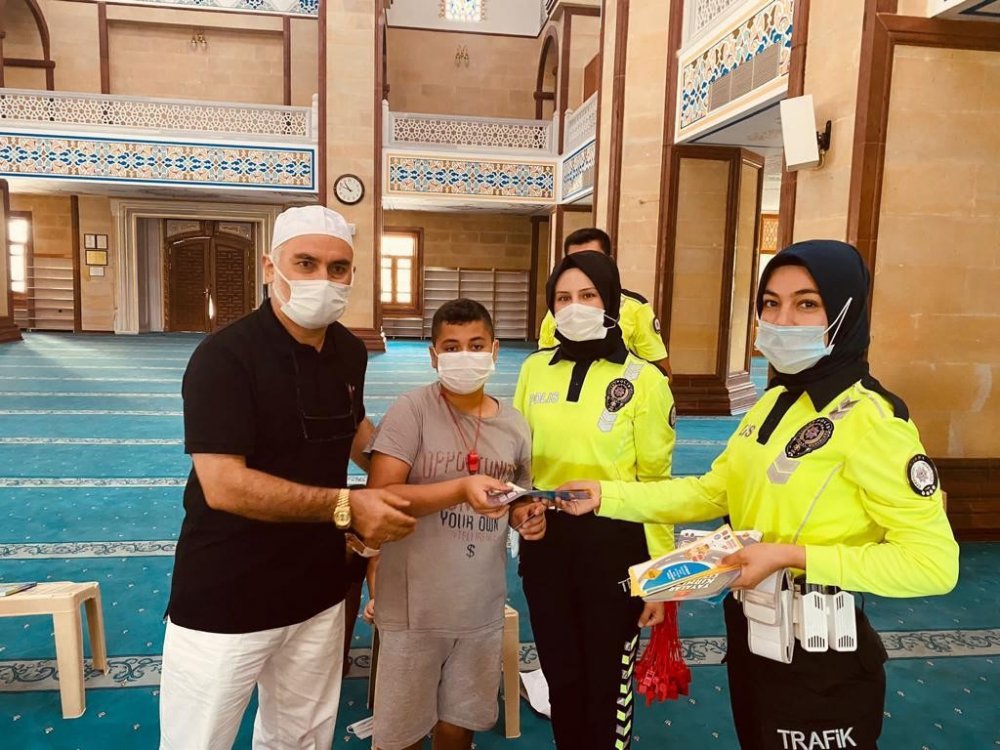 Adana'nın çocuk trafik polisleri! Kur'an kursunda anlamlı eğitim