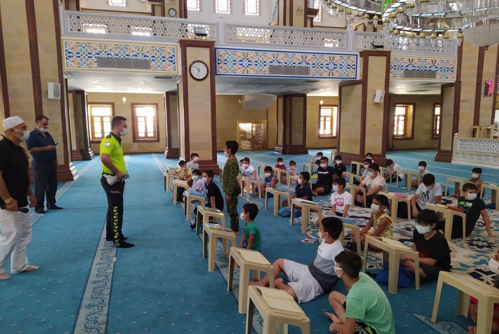 Adana'nın çocuk trafik polisleri! Kur'an kursunda anlamlı eğitim