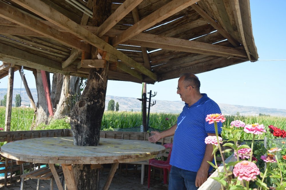 Atık malzemelerle öyle şeyler yaptı ki imkanı olan Konyalılara örnek olsun