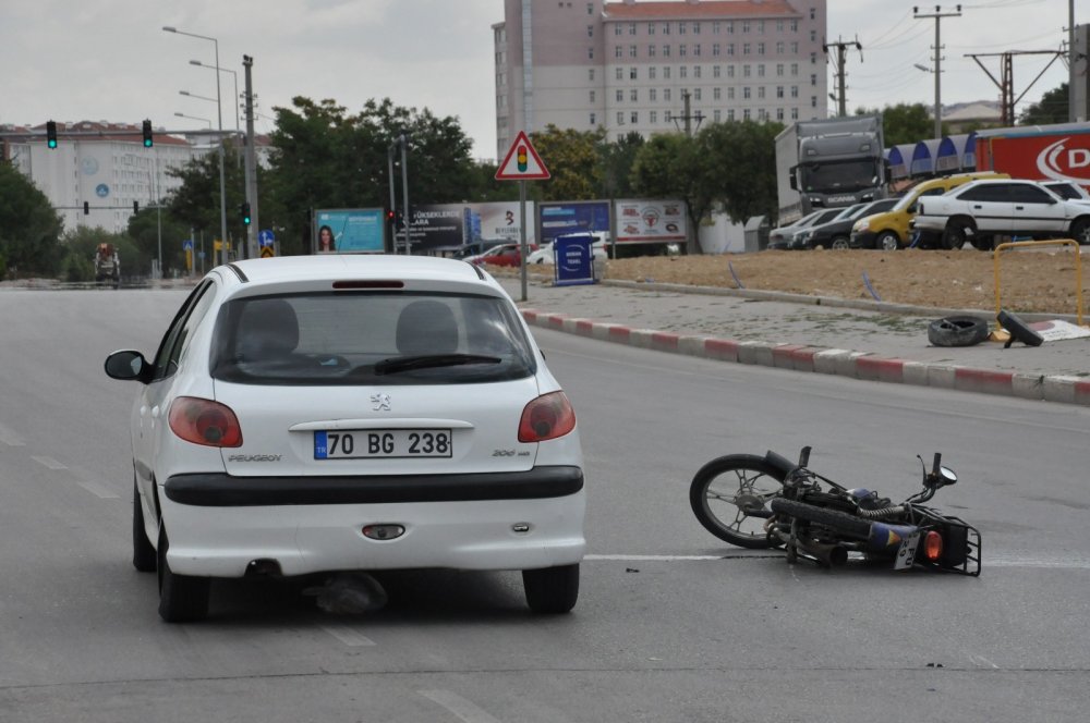 Otomobille çarpışan motosiklet sürücüsü Hacı Ali Şekerci ağır yaralandı
