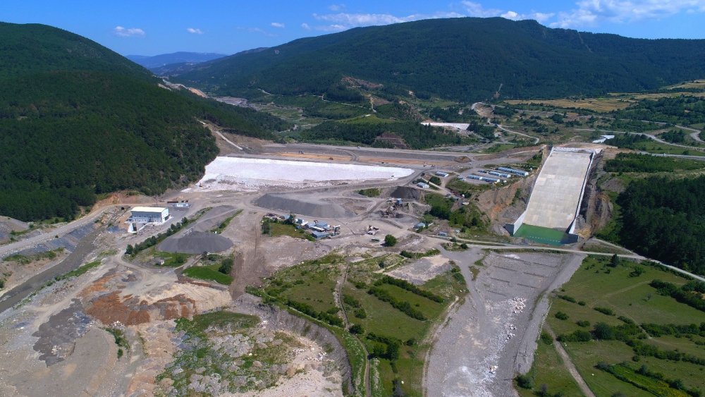 Kastamonu'nun HES barajlarından birinde çalışmalar aralıksız sürüyor