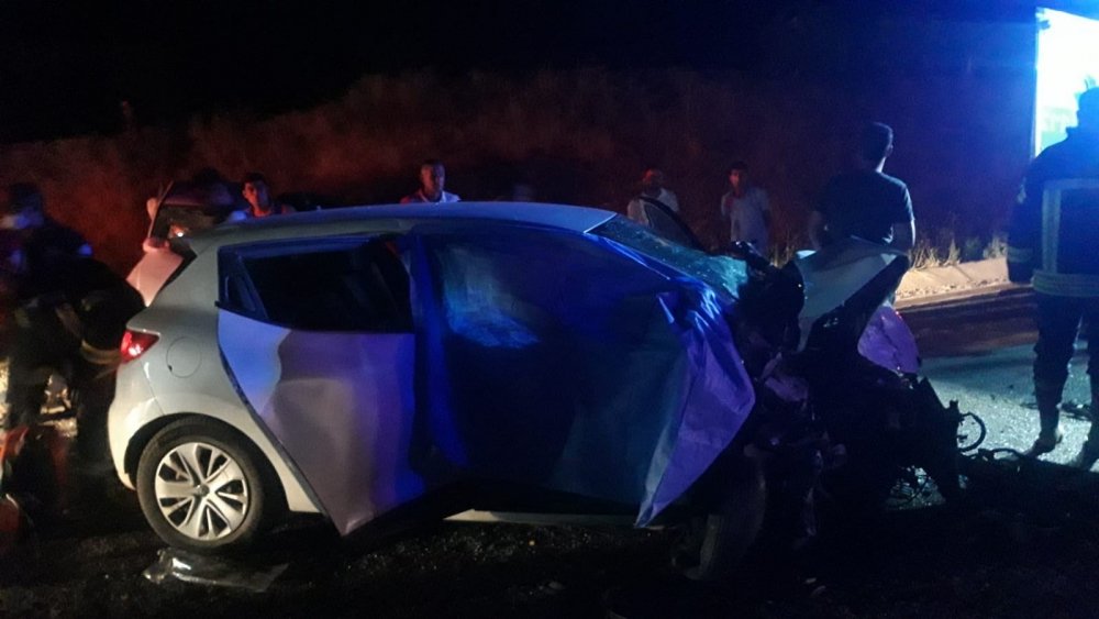 Salihli'de otomobiller kafa kafaya çarpıştı! Ayşe Toy öldü 3 kişi yaralandı