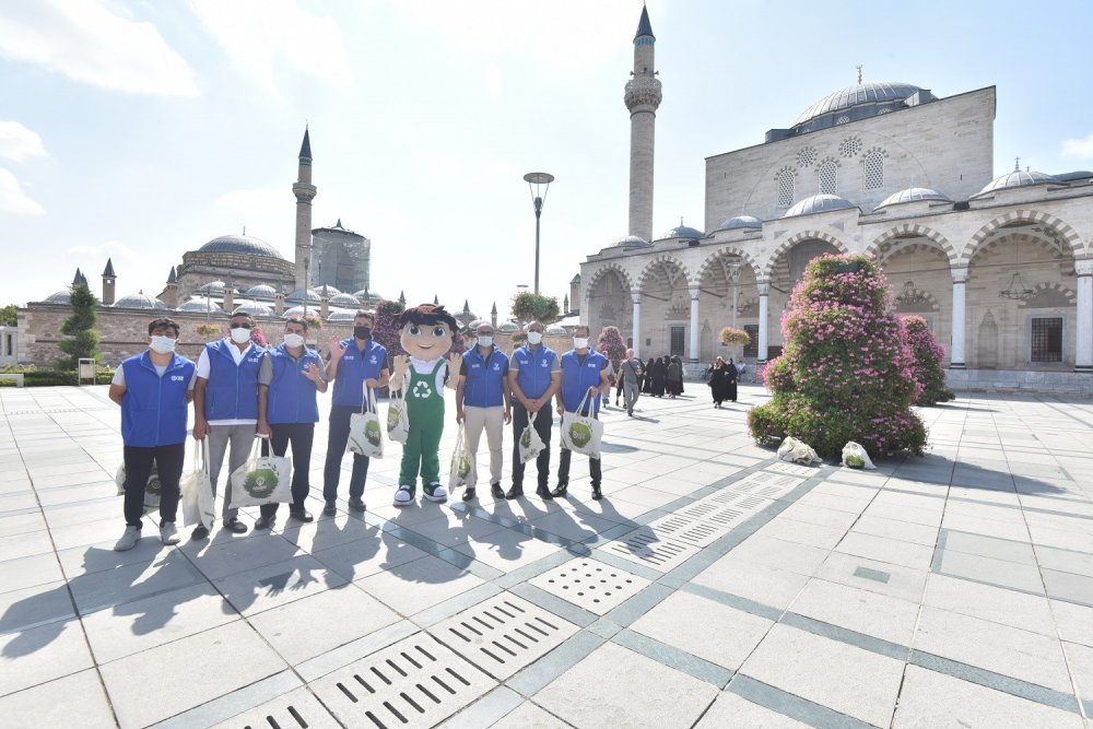 Karatay Belediyesi'nin Karacan'ı Konya sokaklarına indi