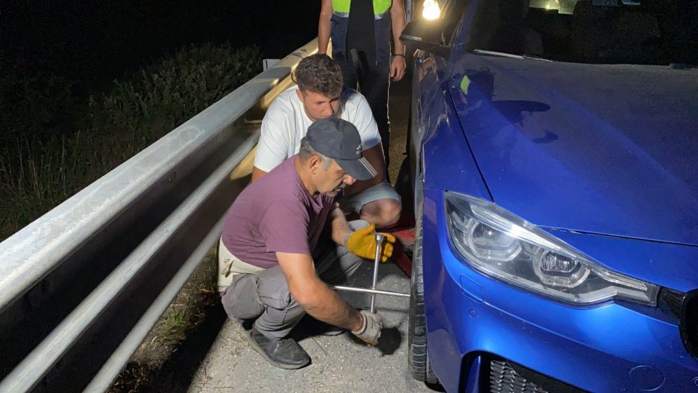 TEM otoyolunda bir çok aracın lastiği aynı anda patladı