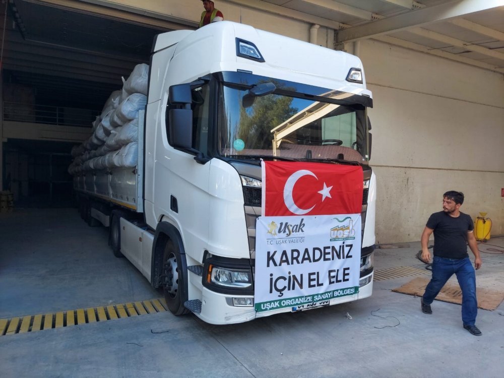 Uşak’tan sel felaketi yaşanan Kastamonu’ya 4 bin battaniye