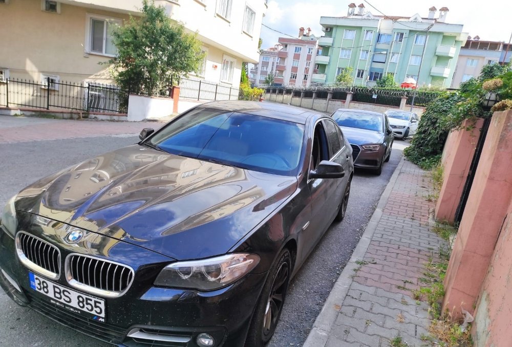 Araba parçası çetesi yine devrede! İstanbul'da lüks araçlardan parça çalıp satıyorlar